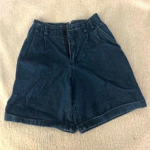 Vintage Liz Sport Woman’s High-Rise Shorts